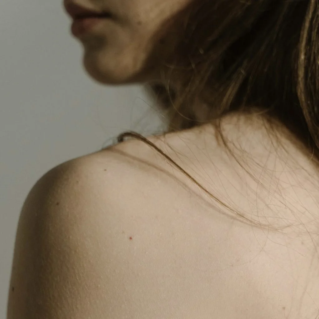 Peau douce après utilisation du savon liquide — formulation hydratante adaptée aux peaux sèches et à tendance atopique.