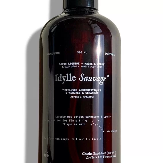 Gel nettoyant doux visage & corps — parfum agrumes et géranium| Møtsent Flacon de gel nettoyant doux au parfum d’agrumes et géranium — savon liquide hydratant pour visage, corps et mains, adapté aux peaux sensibles.