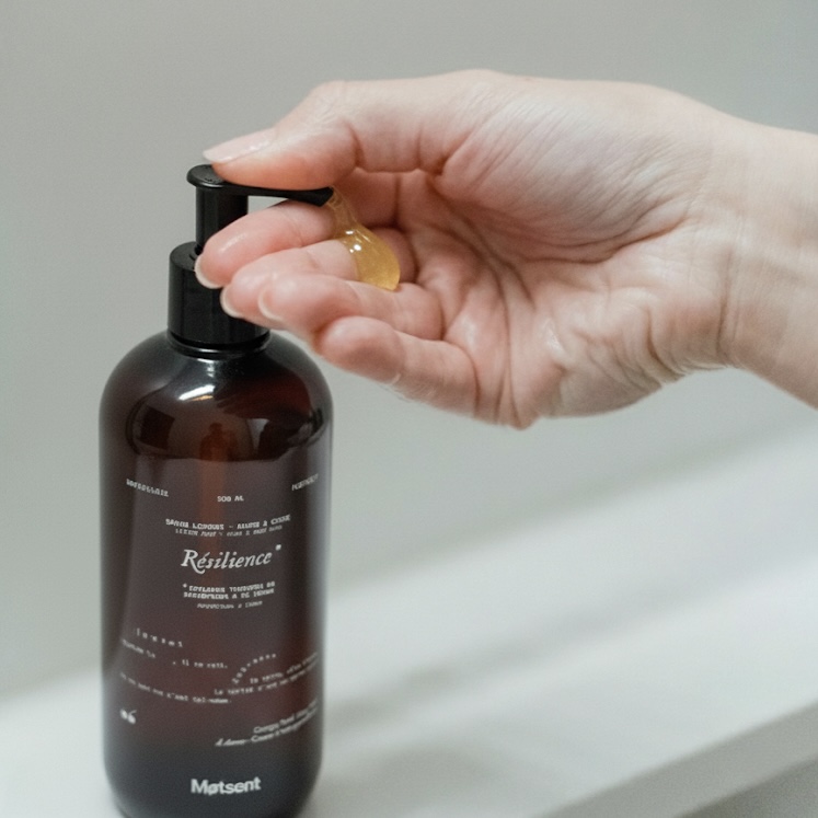 Savon liquide hydratant pour peaux sèches — texture onctueuse, usage visage, douche et mains